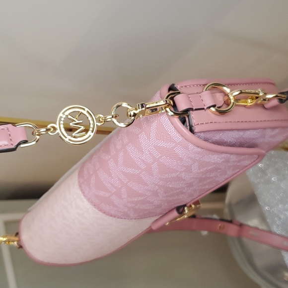 🎉HP🎉! Michael Kors 💘NWT💘 Bradshaw Convertible Purse in Smoky Rose!💘💘💘 - Picture 4 of 16